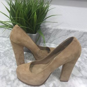 Steve Madden suede pumps